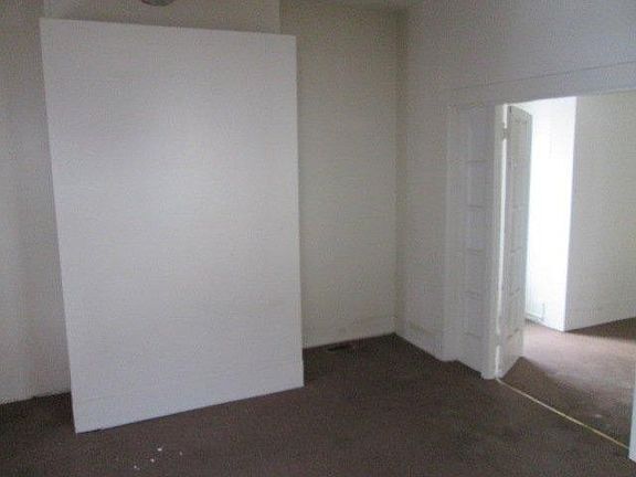 4th image of 916 Dixie Hwy
