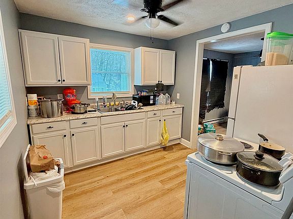 3rd image of 328 S College Ave