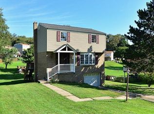 2012 Stoltz Rd, South Park, PA 15129