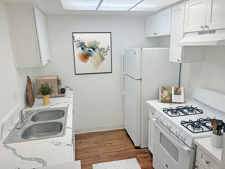 Park View West Apartments — Photo 2
