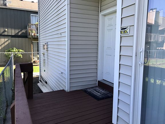 5th image of 5913 NE 33rd Cir