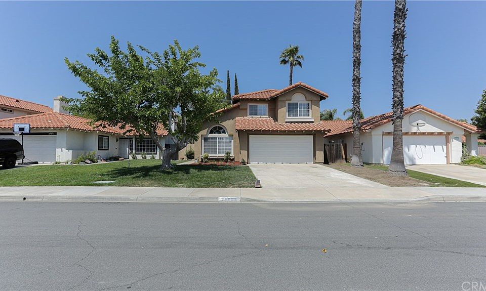 1st image of 25084 Via Las Lomas