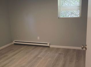 14 Elward Rd APT 10, Troy, NY 12180
