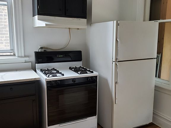 5th image of 3257 W Potomac Ave #2