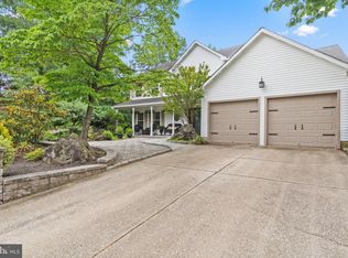 602 Tallowood Ln, Mount Laurel, NJ 08054