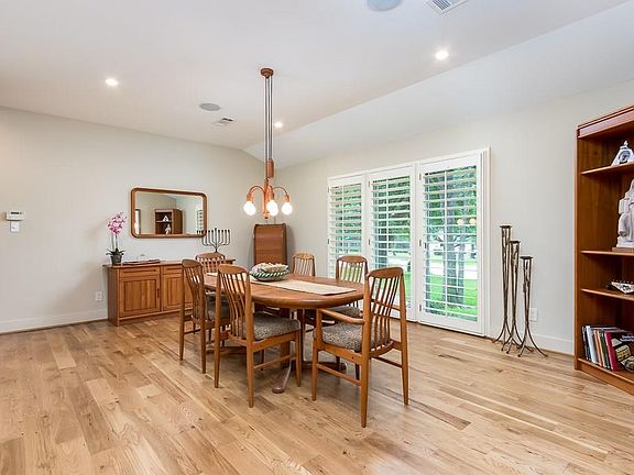 4th image of 6917 Meadowcreek Dr