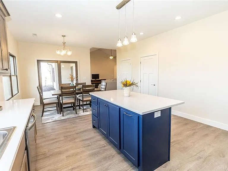 1025 Baker Rd — Photo 20