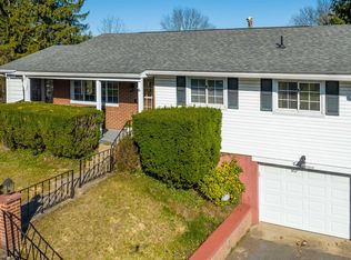 1214 Charles Ave, Morgantown, WV 26505