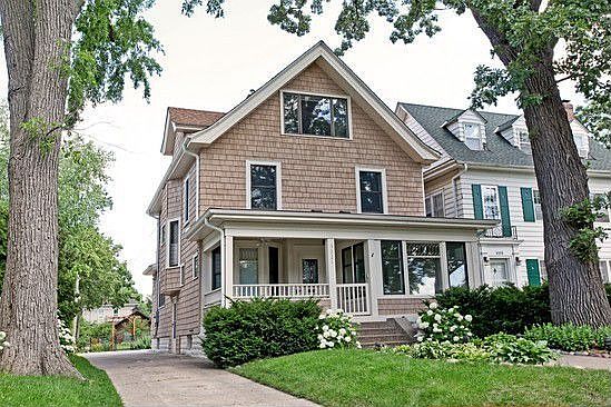3221 East Calhoun Parkway