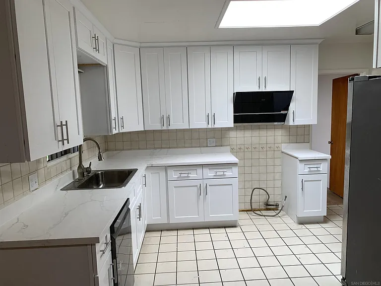 445 J St — Photo 14