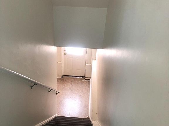4th image of 710 Curlett St