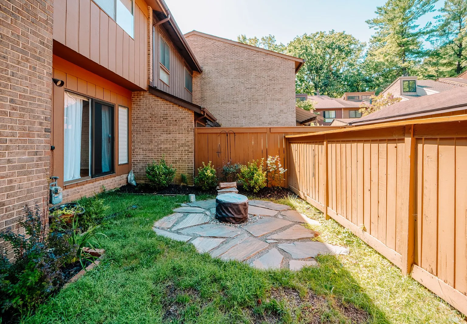 4 bed, 3.5 bath, $3,800 — Photo 2