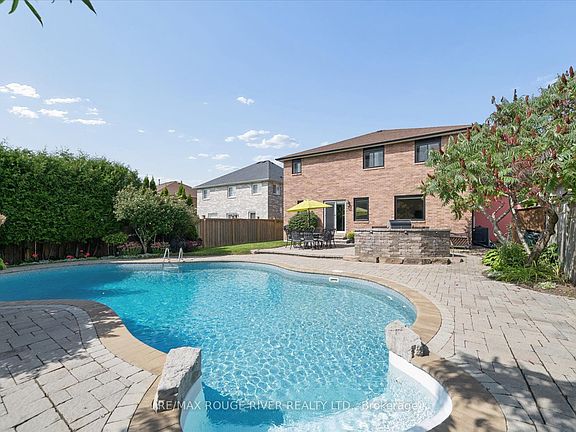3rd image of 84 Bedell Cres