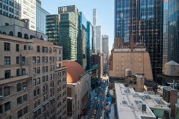 Rented by WAM Partners - William Moses Co. | media 21