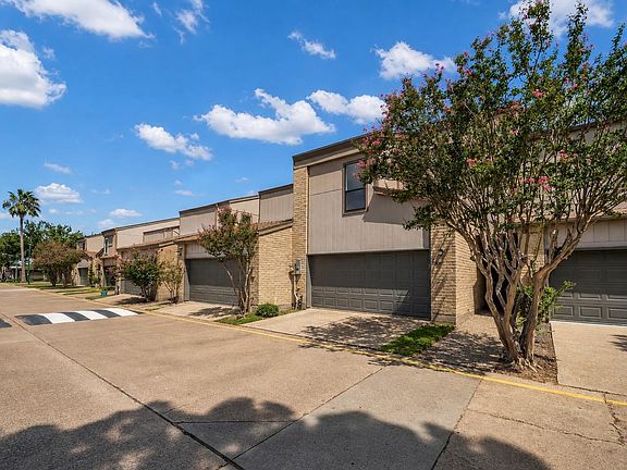 4th image of 880 Tully Rd APT 14
