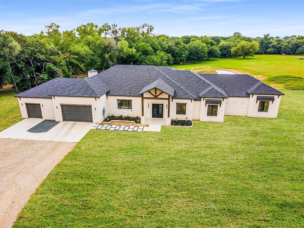 490 E Ladybird Ln, Azle, TX 76020 MLS 20423961 Zillow