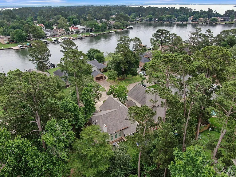 3215 Canterbury Ln — Photo 37