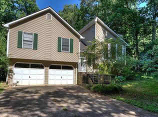 6628 Oak Farm Dr, Acworth, GA 30102