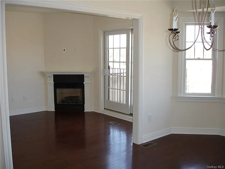 100 Sheldrake Pl #9 — Photo 5