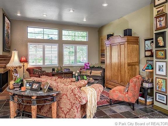 4th image of 4079 Worthington Dr