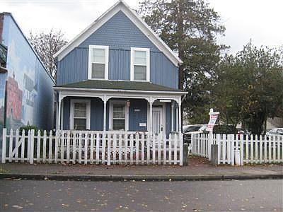 1st image of 412 Garfield St S