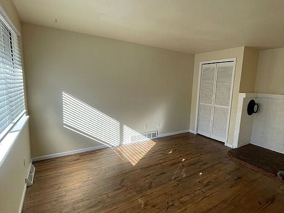 3rd image of 208 E Longs Peak Ave APT C