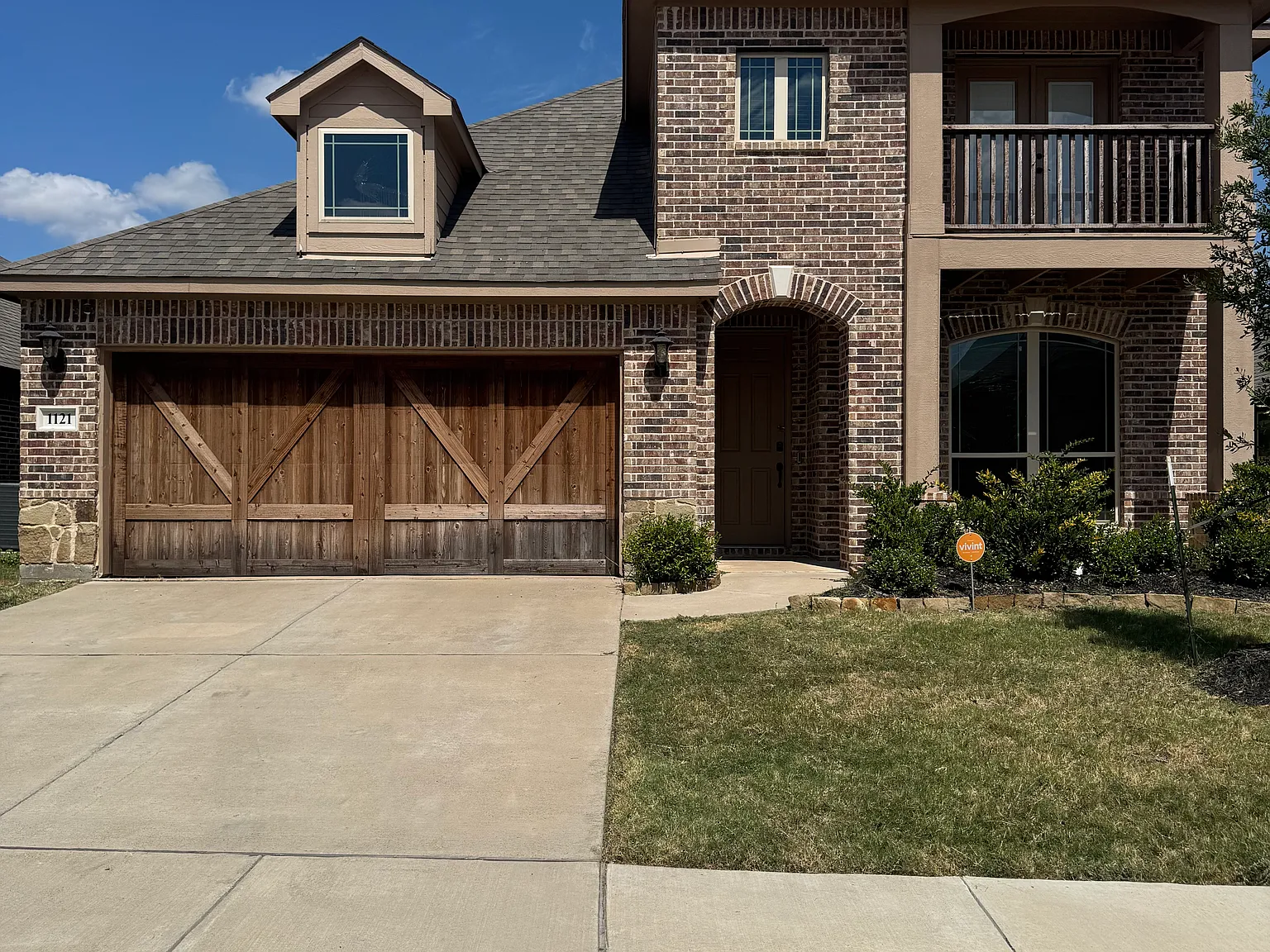 4 bed, 2856 sqft, $2,850 — Photo 1