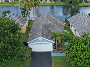 9309 Arborwood Cir, Davie, FL 33328