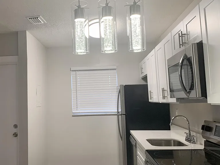 530 NE 20th St #9A — Photo 3