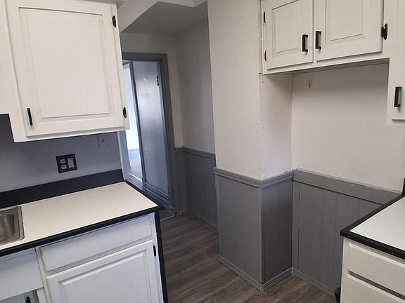 3rd image of 1330 E Washington St APT 1