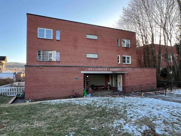 131 5th St NW, Pulaski, VA 24301