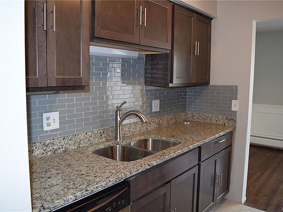 3rd image of 33302 Kingslane Ct APT 10