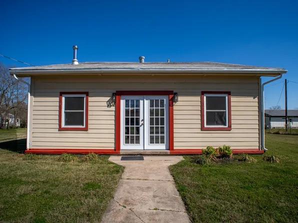 108 S Avenue C, Wortham, TX 76693