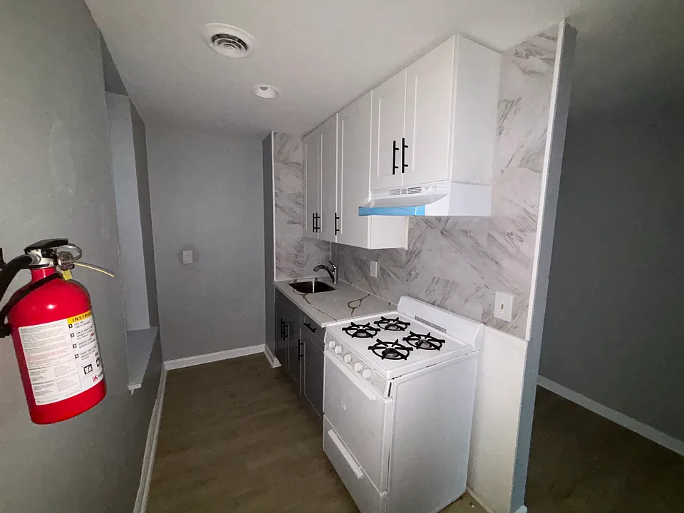 61 Concord St #6
