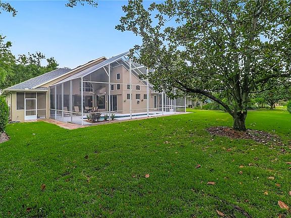5th image of 13674 Sunset Lakes Cir