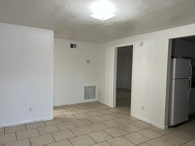 1 bed, 630 sqft, $1,300 — Photo 1