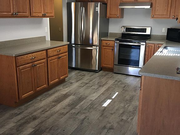 4th image of 1872 Park Cir