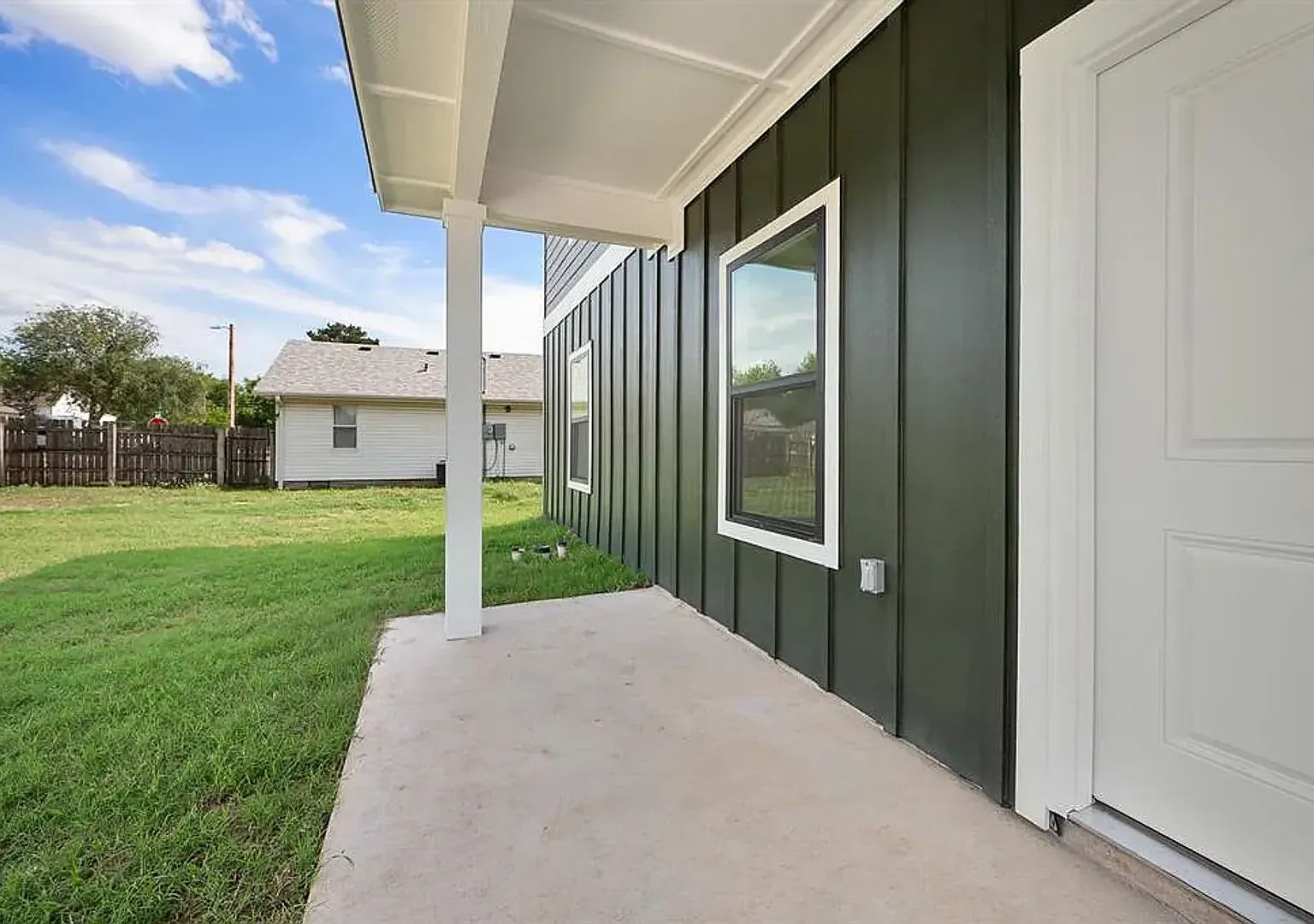 Beautiful New Construction Home in Edmond — Photo 3