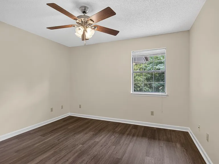 207 Turner Ave — Photo 7
