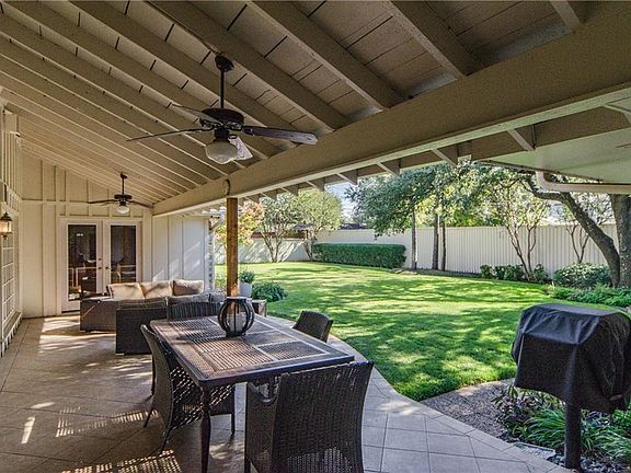 5th image of 3918 Courtshire Dr