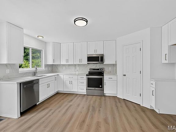 5th image of 416 Johanna Place Dr