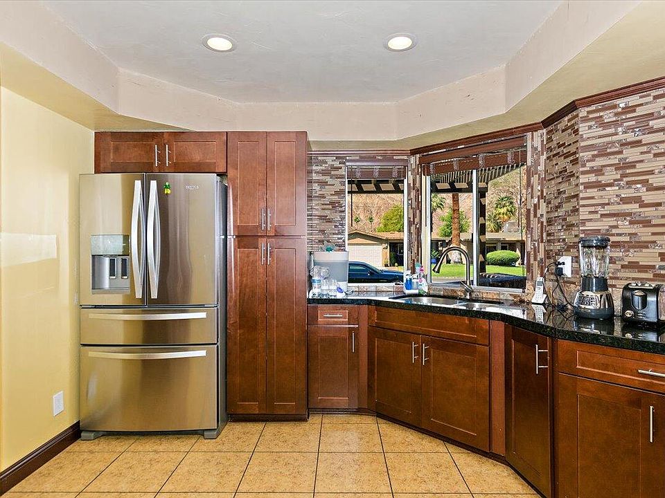 1st image of 51800 Avenida Mendoza