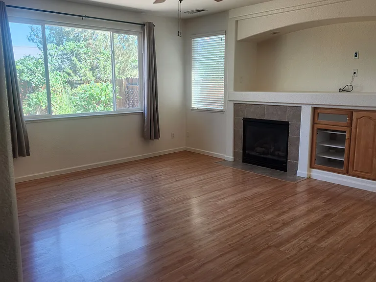 9520 Happy Canyon Dr — Photo 4