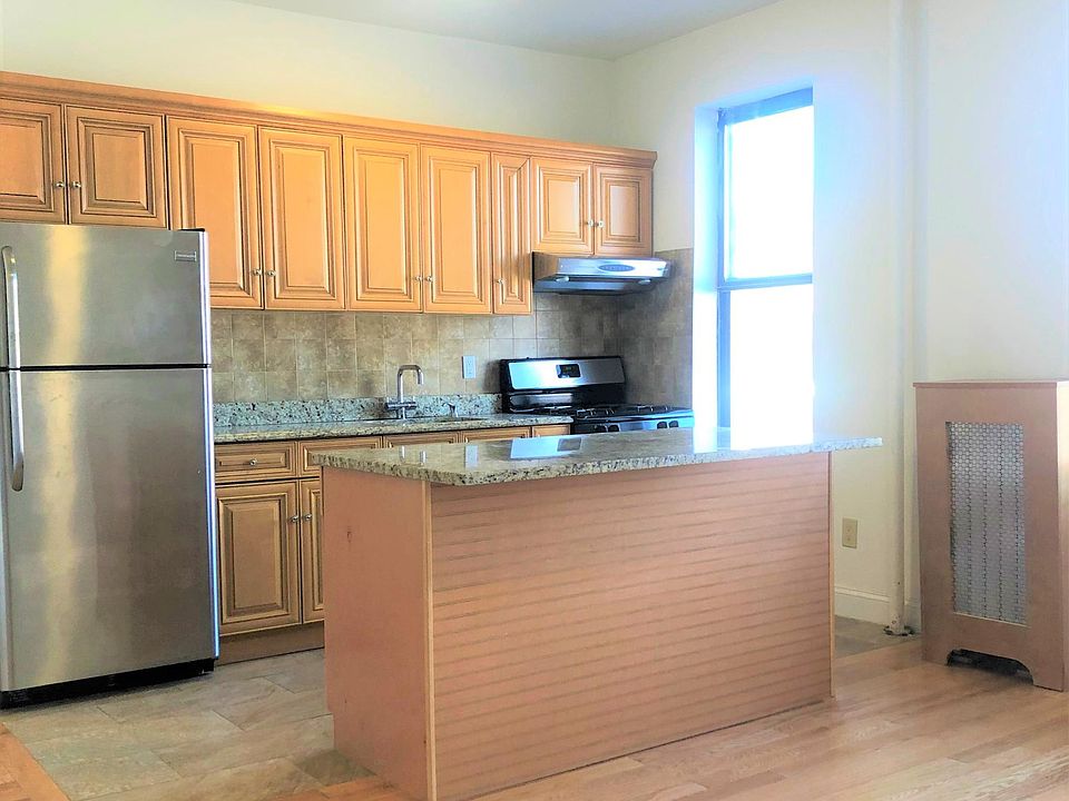 1st image of 950 McLean Ave Floor 3
