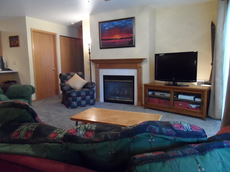 Living Room and Firepalce