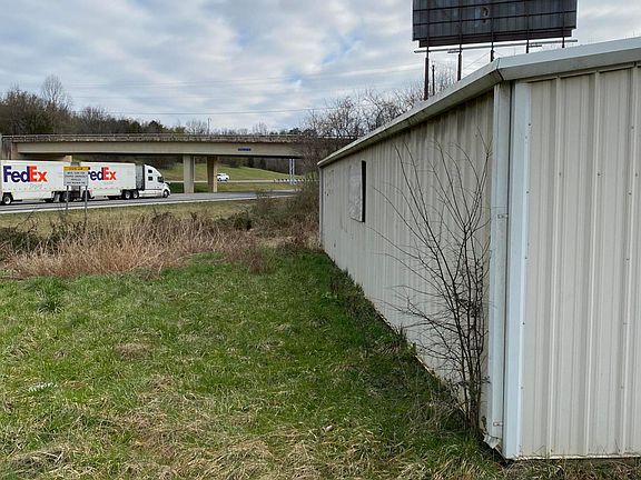 2nd image of 1004 Hobby Ln