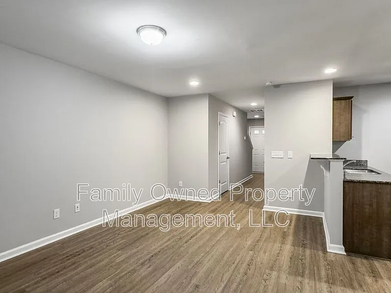 270 Jackson St — Photo 7