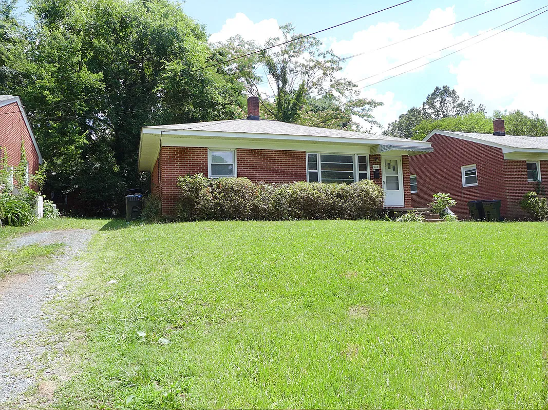 2 bed, 850 sqft, $1,650 — Photo 1