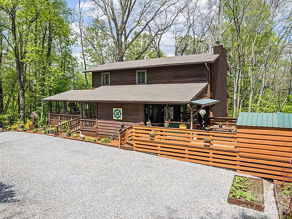 3rd image of 2863 Heath Peak Rd