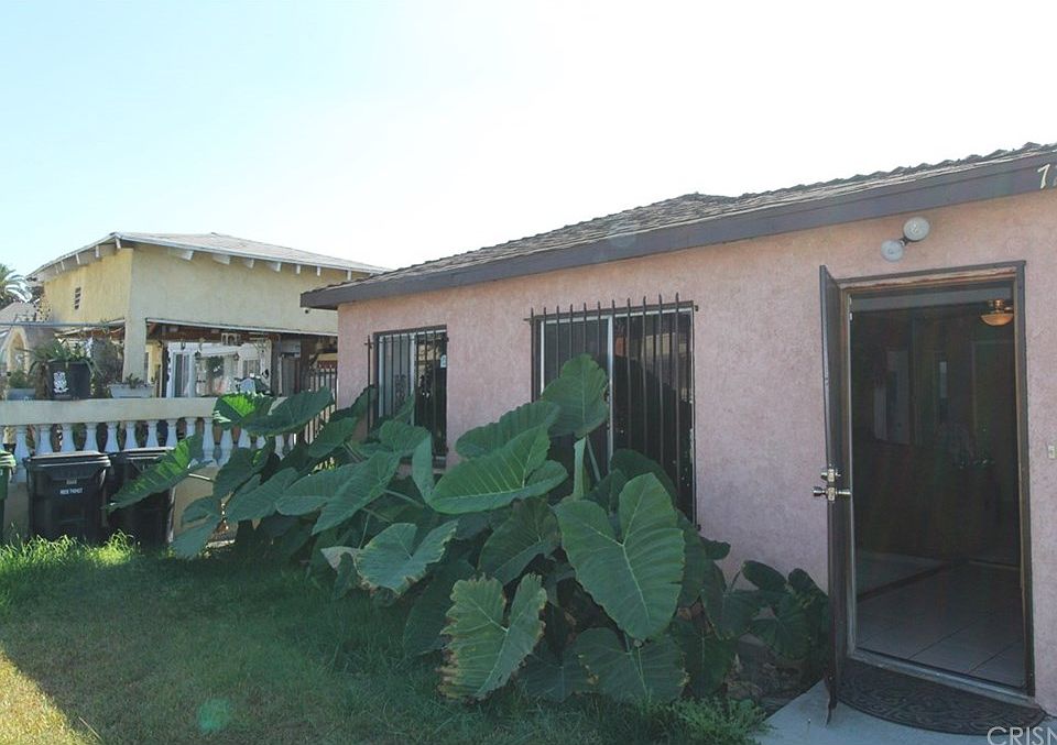 1st image of 726 E 109th Pl